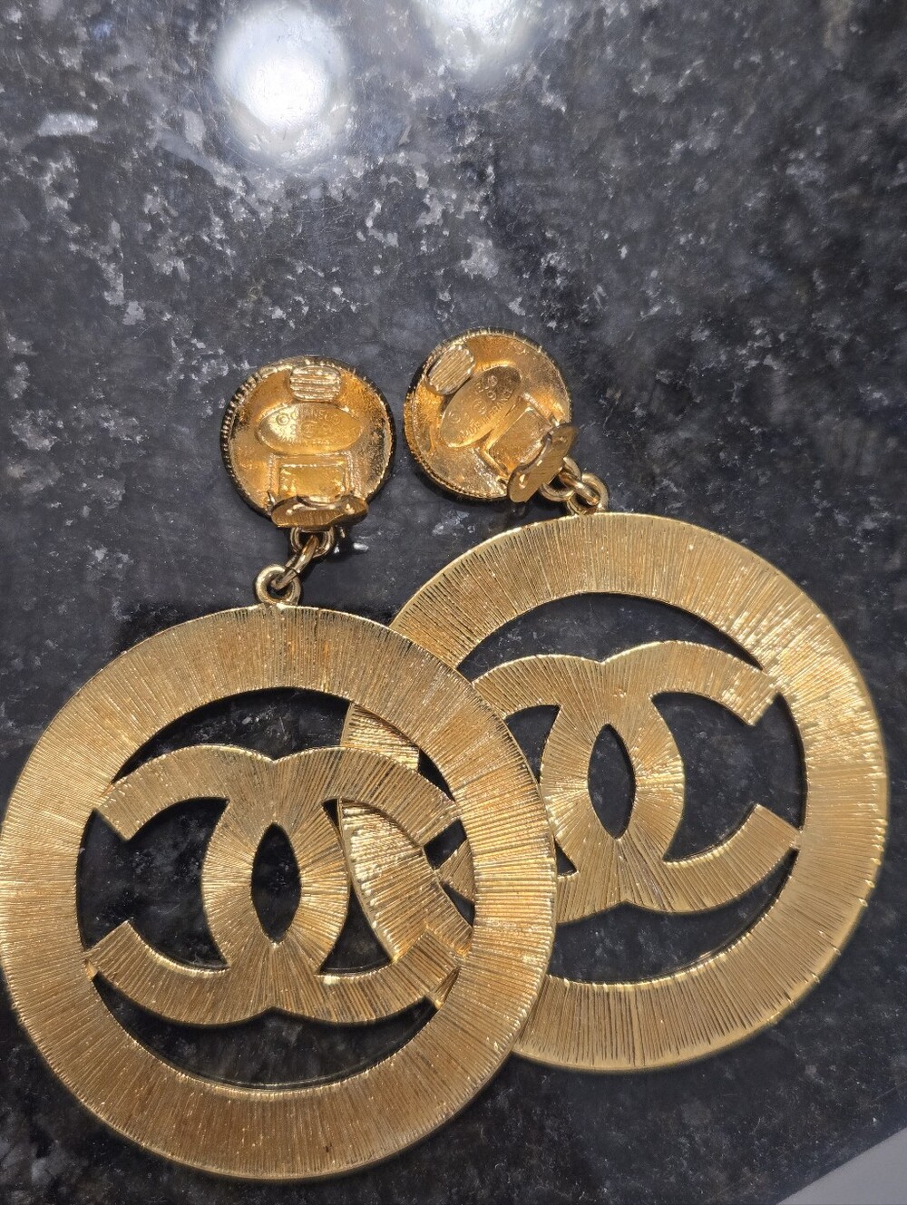 CHANEL Gold Interlocking CC CLIP ONS 24K PLATED - Picture 2 of 4